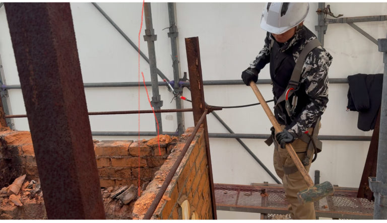 煙突解体工事進捗